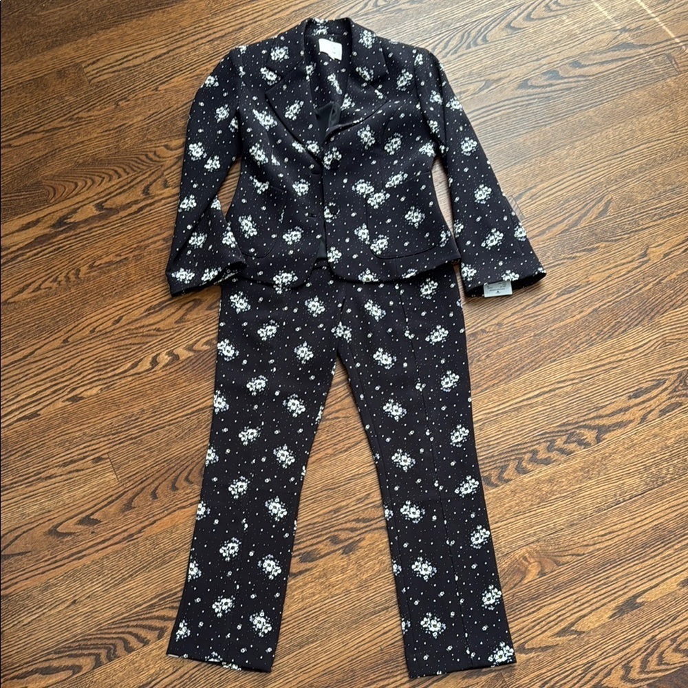 Cinq a Sept Women’s Floral Suit Jacket 4 and Pant 0 Coordinated Set